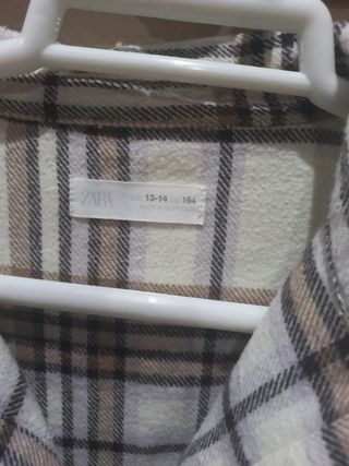 Camisa Zara.
