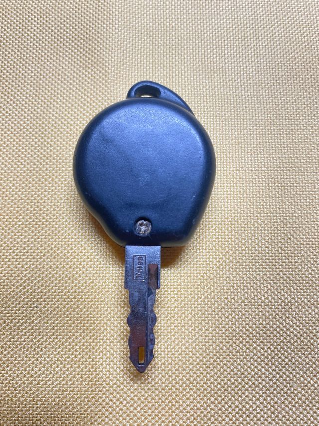 Llave de peugeot original