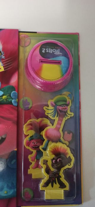 Libro musical Trolls gira mundial