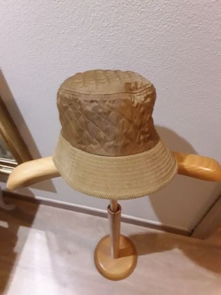 Gorro de pana,  Costa y Soler