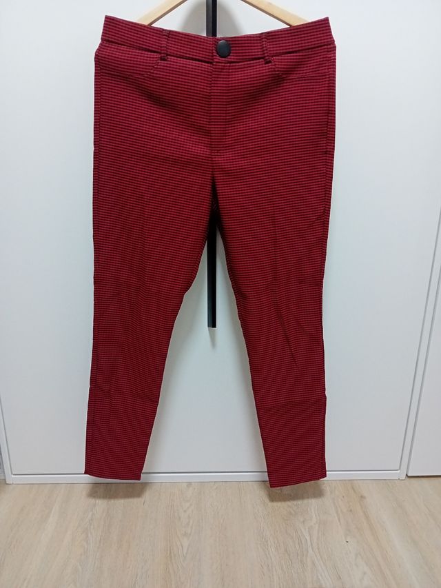Pantalón a cuadros rojos y negros de zar
