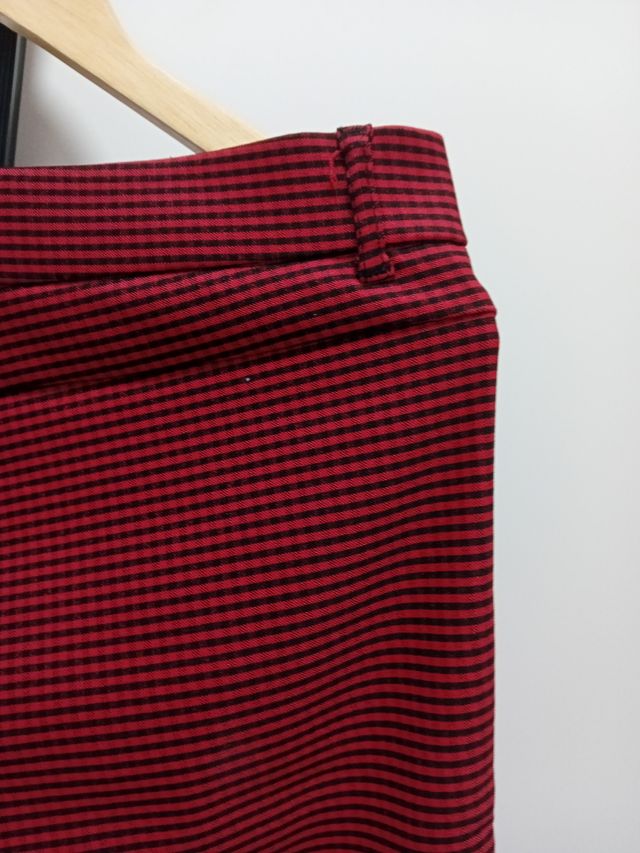 Pantalón a cuadros rojos y negros de zar