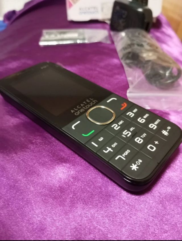 Móvil teclas grandes Alcatel one touch 2