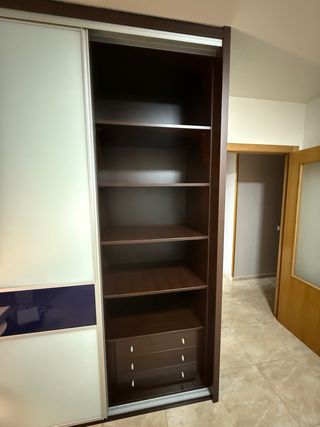 Armario grande de  puertas correderas