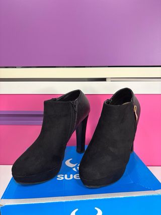 Botines negros de tacón