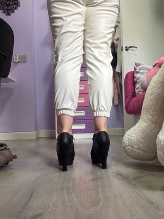Botines negros de tacón
