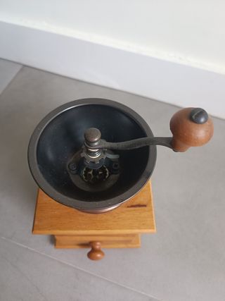 Molinillo de café antiguo español