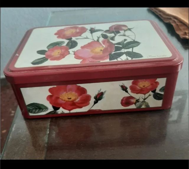 Caja lata rosas NUEVO