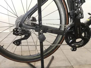 Bicicleta de carretera Isaac Boson 2024 Di2 12V