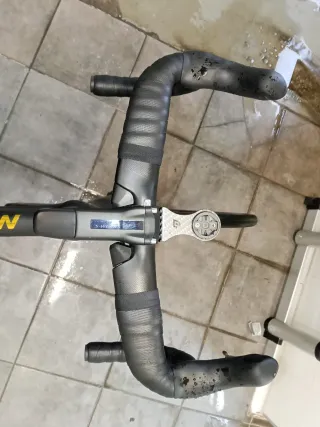 Bicicleta de carretera Isaac Boson 2024 Di2 12V