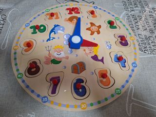 Reloj de madera infantil