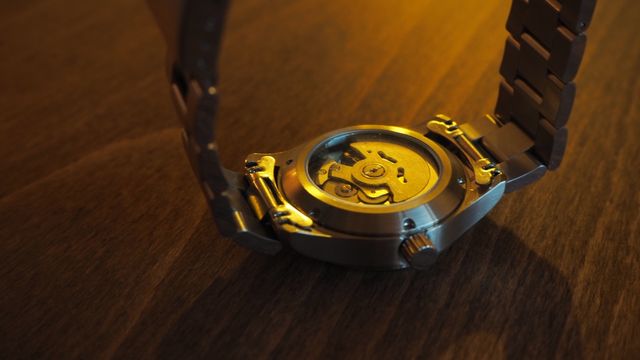 Reloj automático militar