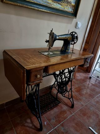 MÁQUINA DE COSER SINGER ANTIGUA
