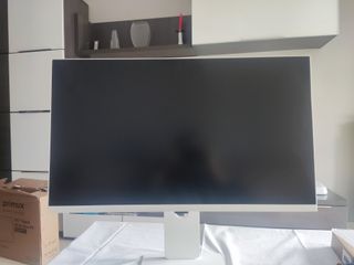 Monitor LG 32SR83U – PANTALLA ROTA