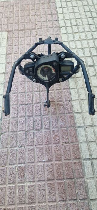 Marcador y araña yamaha tzr