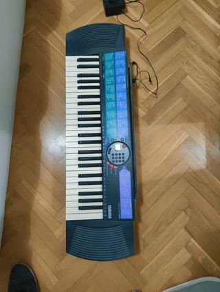 Teclado Yamaha PSR-77