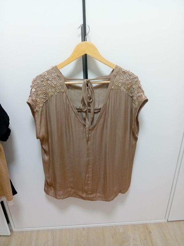 Blusa marrón de Alba conde