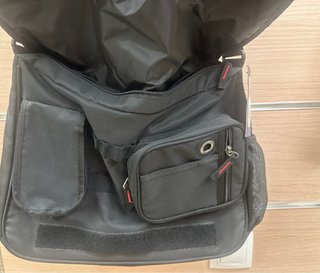Maletín Reebok negro.