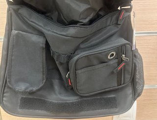 Maletín Reebok negro.