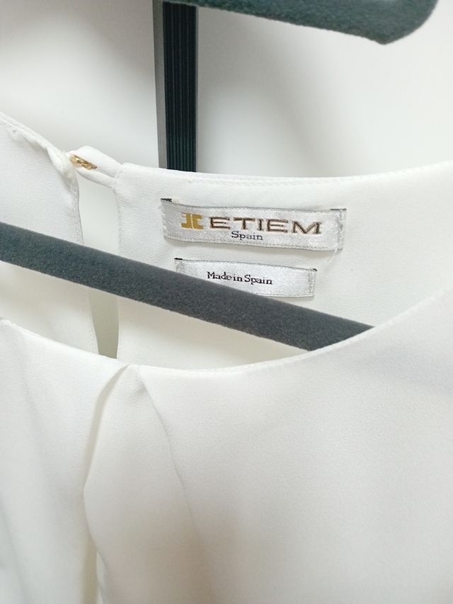 Blusa blanca de etiem