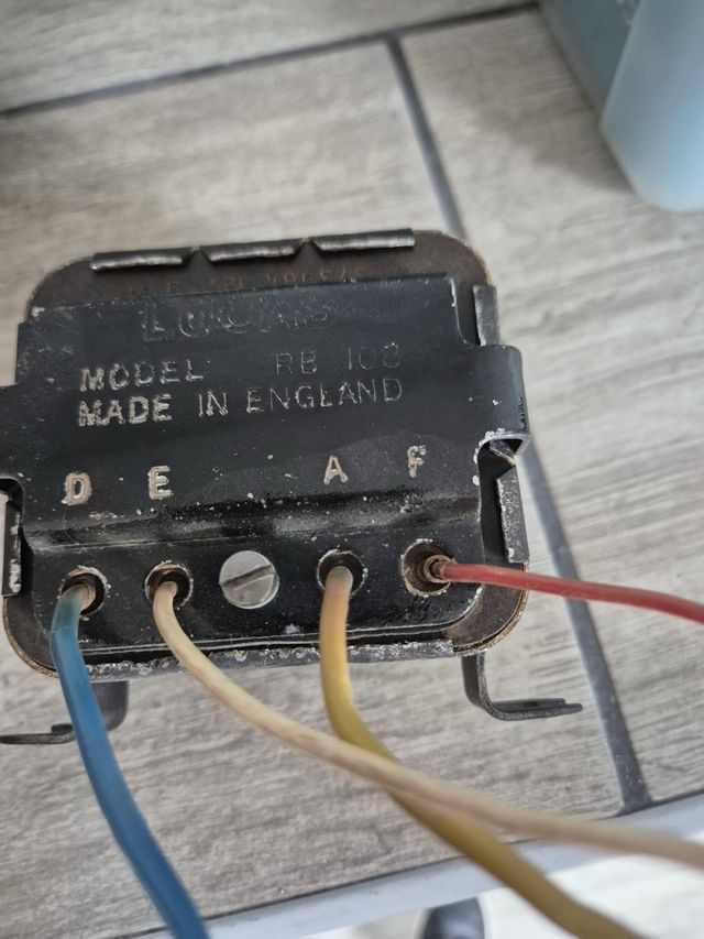 Reguladores 12v nuevos