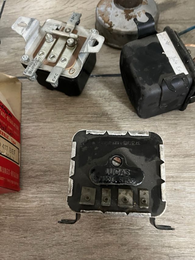 Reguladores 12v nuevos