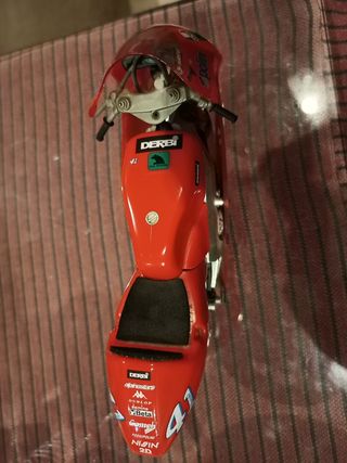 Motocicleta Derbi a escala 