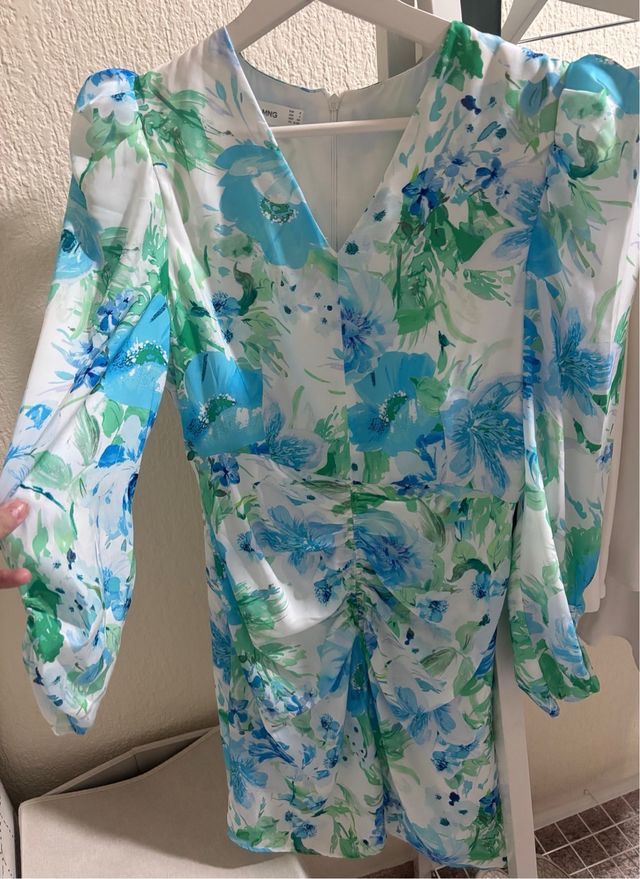 Vestido con estampado floral de Mango