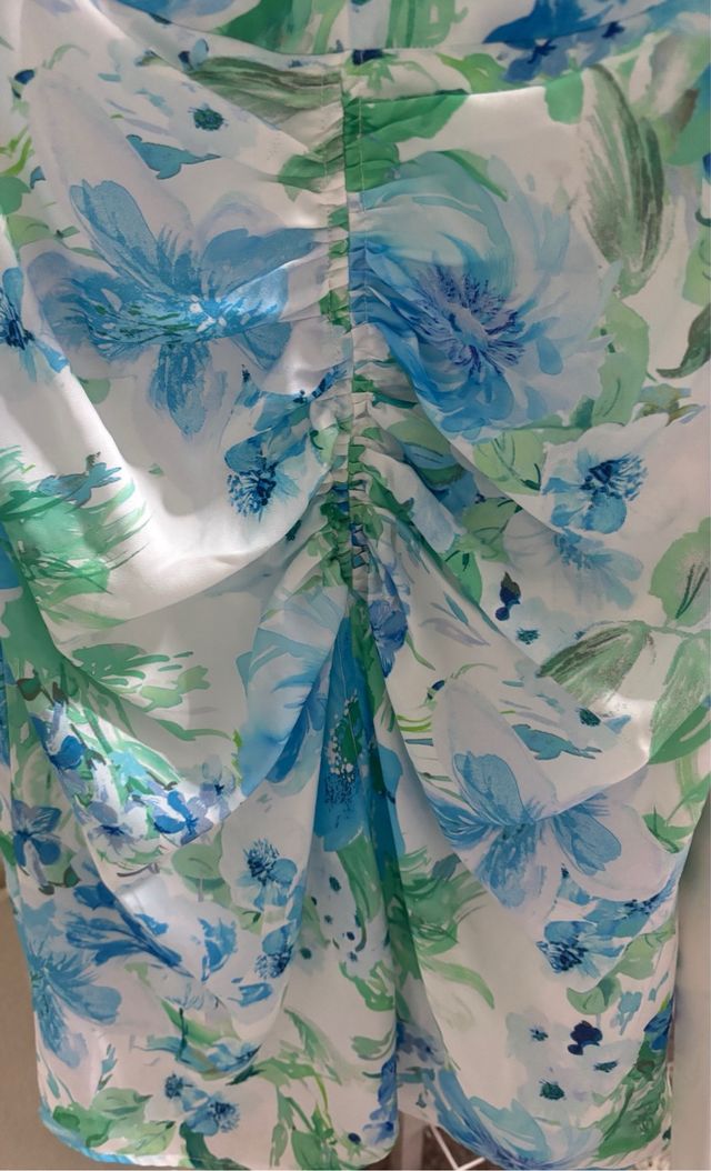 Vestido con estampado floral de Mango