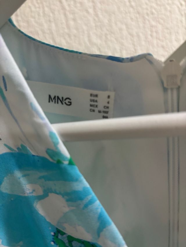 Vestido con estampado floral de Mango