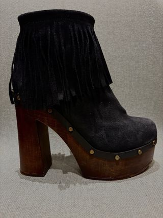 Botines mujer cuña madera con flecos