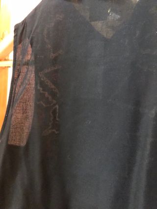 Preciosa camisa Étnica. Negra. HM. Nueva