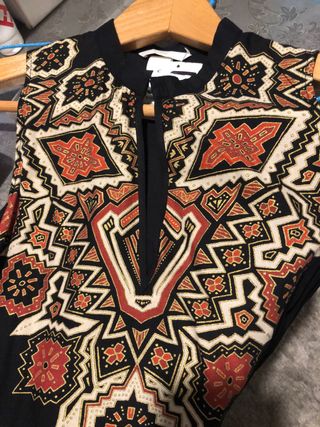 Preciosa camisa Étnica. Negra. HM. Nueva