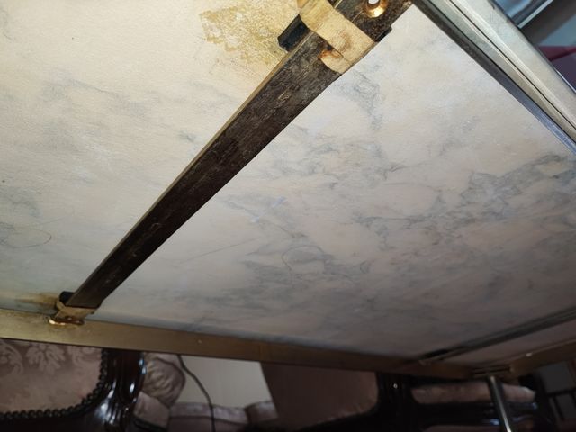 Mesa de mármol y hierro