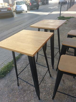 Mesas y taburetes