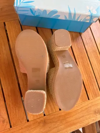 sandalias tipo zueco con plataforma