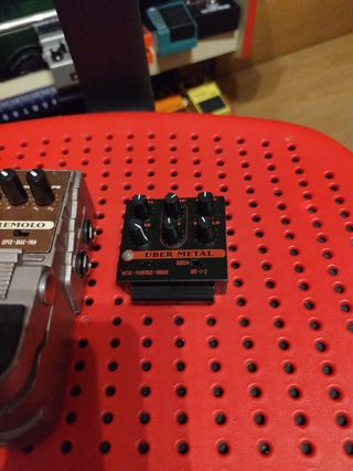 Pedal line 6 tap tremolo y uber metal