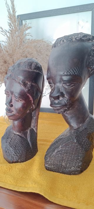 Figuras de madera de Ebano