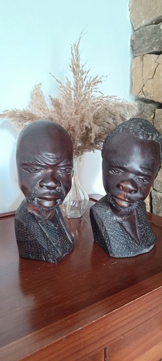 Figuras de madera de Ebano