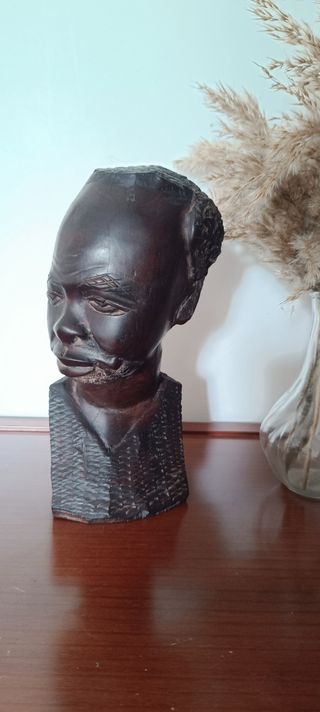 Figuras de madera de Ebano