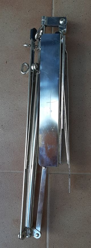 Atril metálico plegable