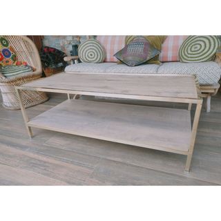 Mesa de latón y madera