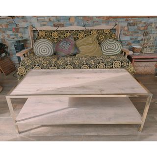 Mesa de latón y madera