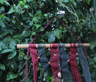 Hamaca gato macramé con regalos