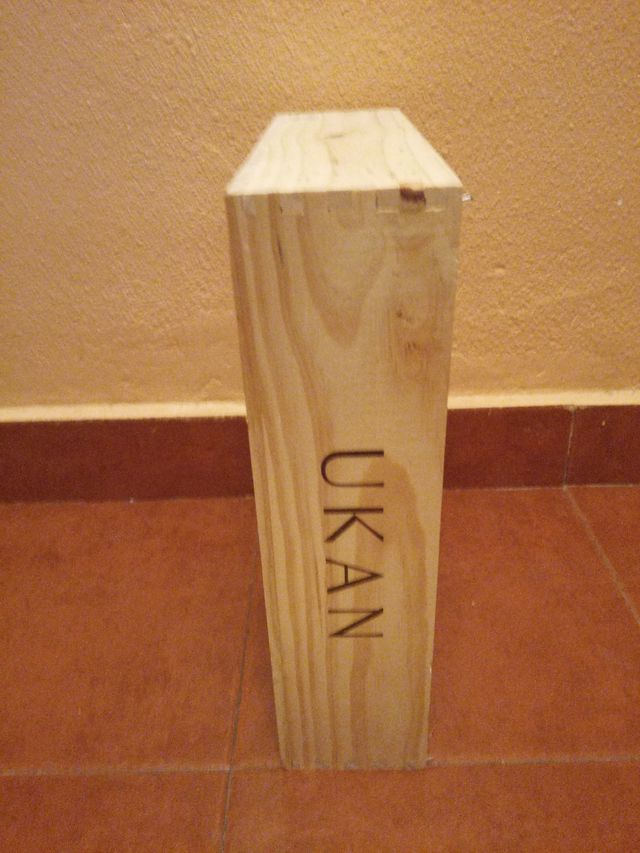Scatola in legno di marca «Ukan»