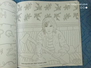Libro colorear de STRANGER THINGS + camiseta