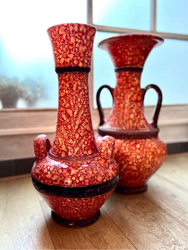 Coppia di vasi decorativi da terra anni '70