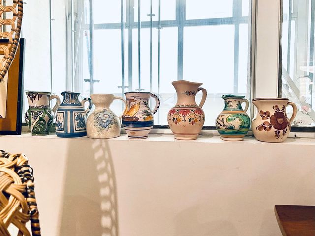 7 barattoli in terracotta realizzati in Spagna