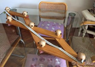 Appendiabiti estendibilein legno con pomelli