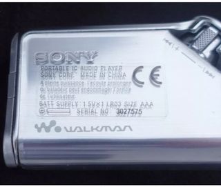 SONY NETWORK WALKMAN  NWE75 -